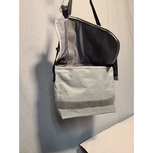 GILA River grey crossbody messenger bag. Pin Striped Liner Pink /white - Picture 7 of 12